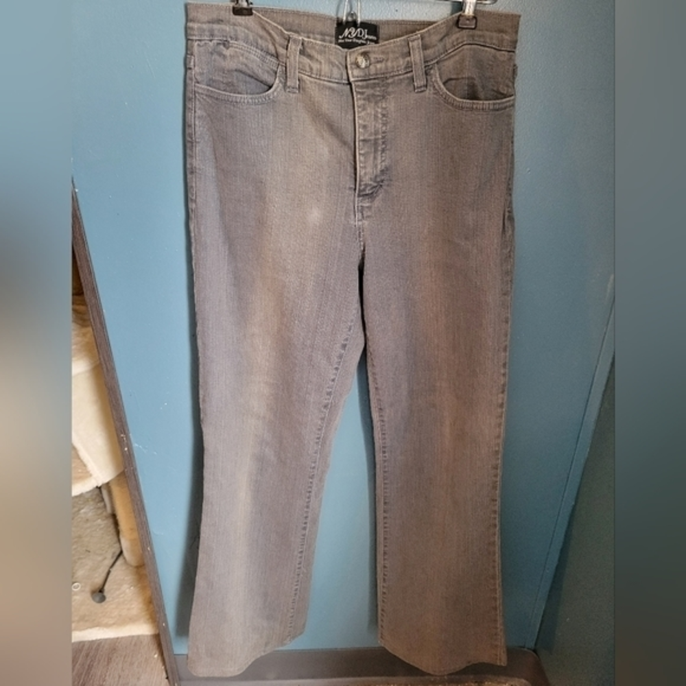 NYDJ Not Your Daughters Jeans size 8 gray jeans‎